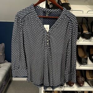 ***NWT*** Lauren Ralph Lauren Navy & White Top
